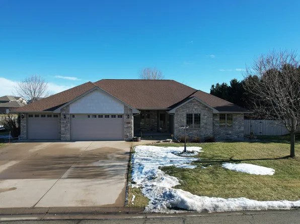 N9106 Hedgerow Dr, Appleton, WI 54915