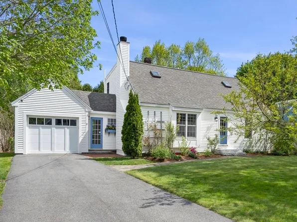 3 Roosevelt Pl, Newburyport, MA 01950