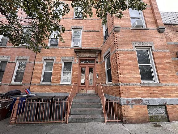 2nd image of 862 Woodward Ave