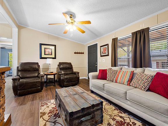 2nd image of 52 Delta Ln