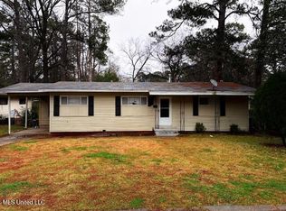 4240 Oakhill Dr, Jackson, MS 39206