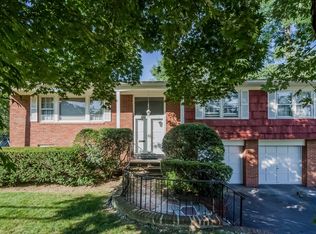 44 Canterbury Rd, White Plains, NY 10607