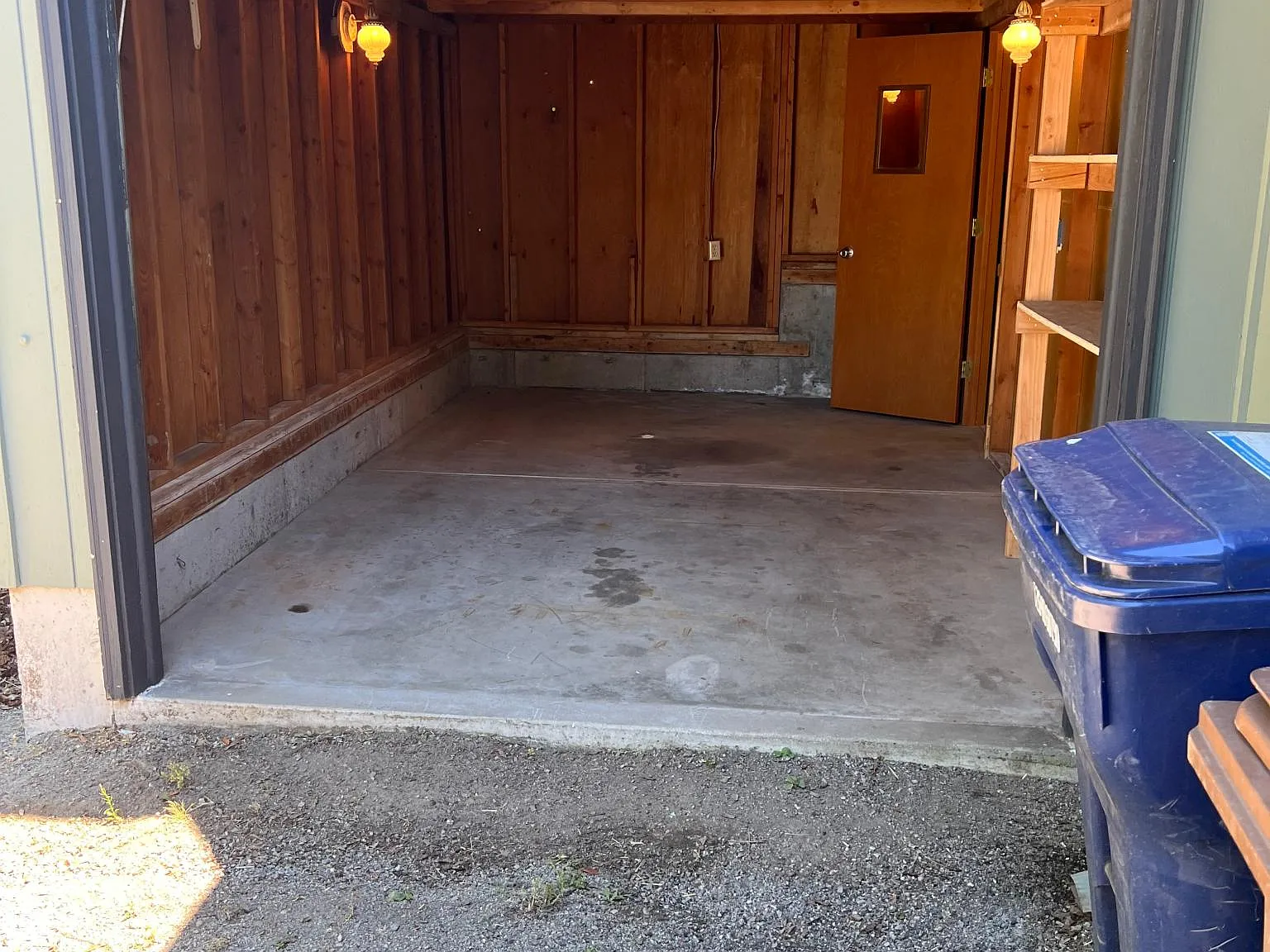 3 bed, 1150 sqft, $2,000 — Photo 3