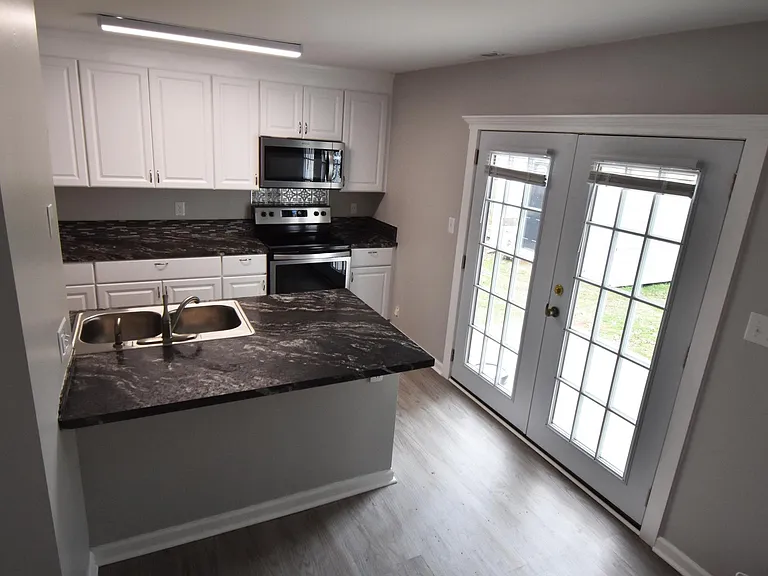 630 S Main St #14 — Photo 2