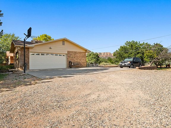 4th image of 665 Peony Dr