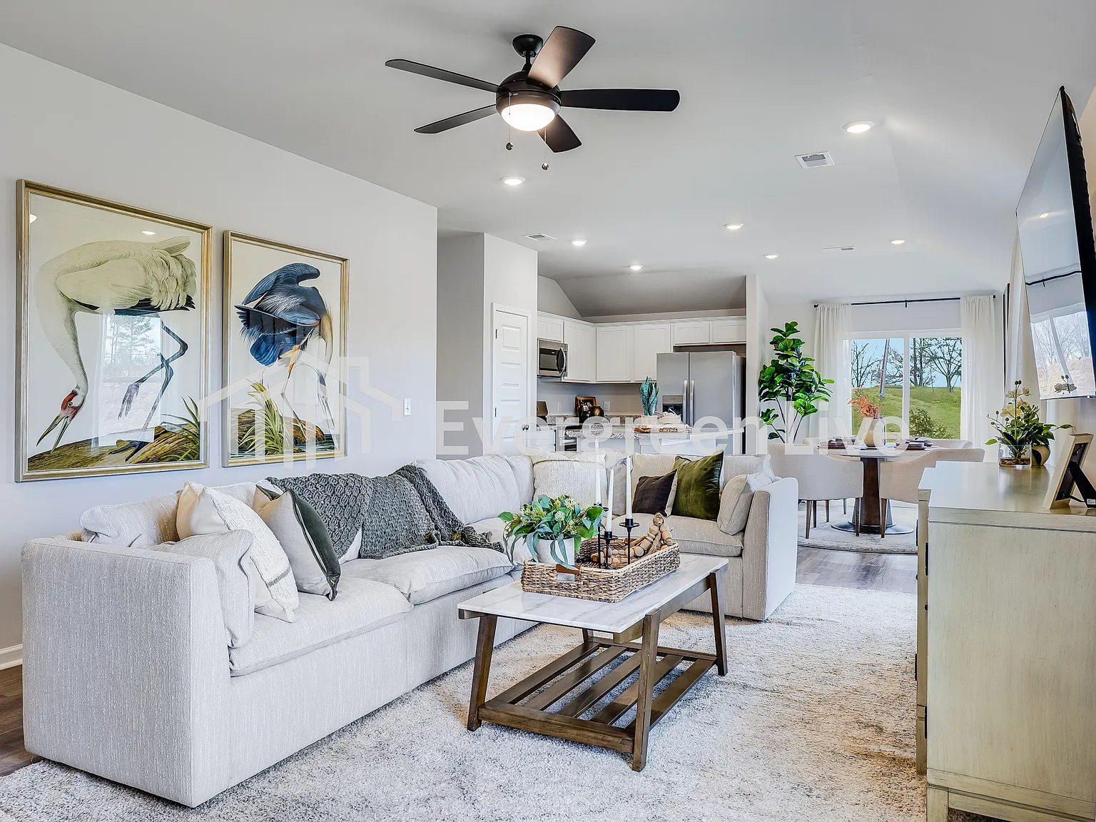 3 bed, 2.0 bath, 1248 sqft, $1,310 — Photo 3