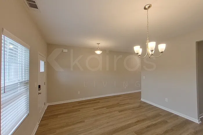5 bed, 2.5 bath, 2459 sqft, $2,395 — Photo 4