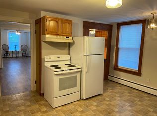 33 Dartmouth St, Worcester, MA 01604