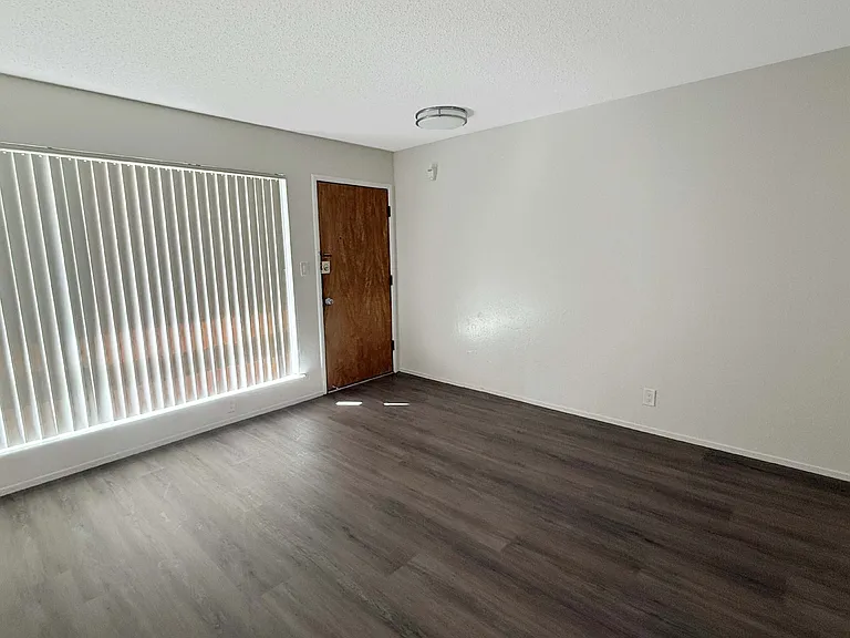 480 Crescent — Photo 35