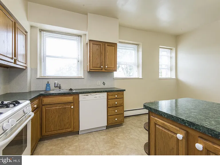 4144 Terrace St — Photo 10