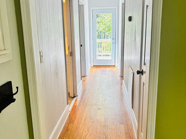 1470 Central Dr — Photo 4