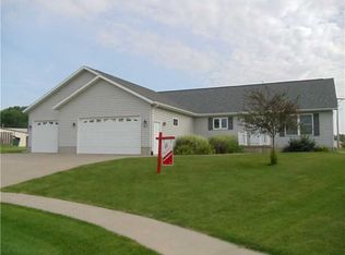 513 Grant Avenue Cir, Lisbon, IA 52253