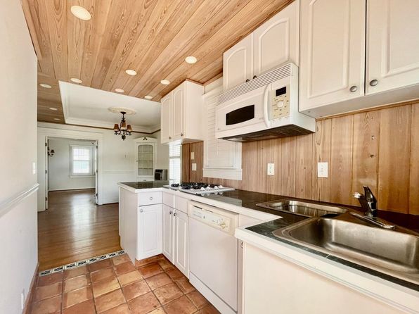 232 Australian Ave APT 4