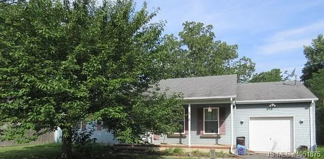 936 Beach Ave photo 1