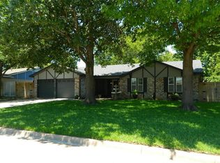 6213 Shirley Dr, North Richland Hills, TX 76180