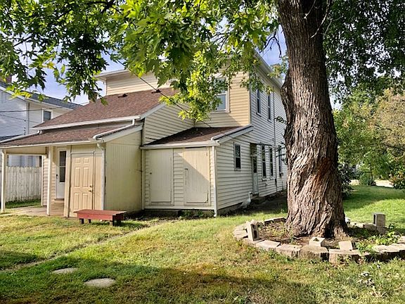 3rd image of 548 E Pearl St #B
