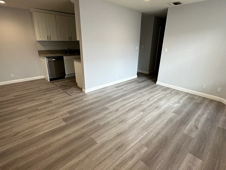 436 Palm Dr #5 — Photo 5