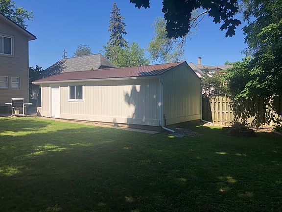 4th image of 5947 Park Blvd