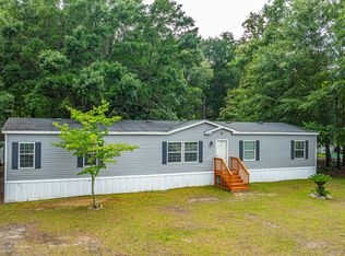 725 Hildebrand Dr, Bonneau, SC 29431