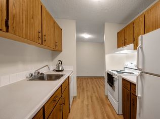 96 Grosvenor Blvd, Saint Albert, AB T8N 2T1