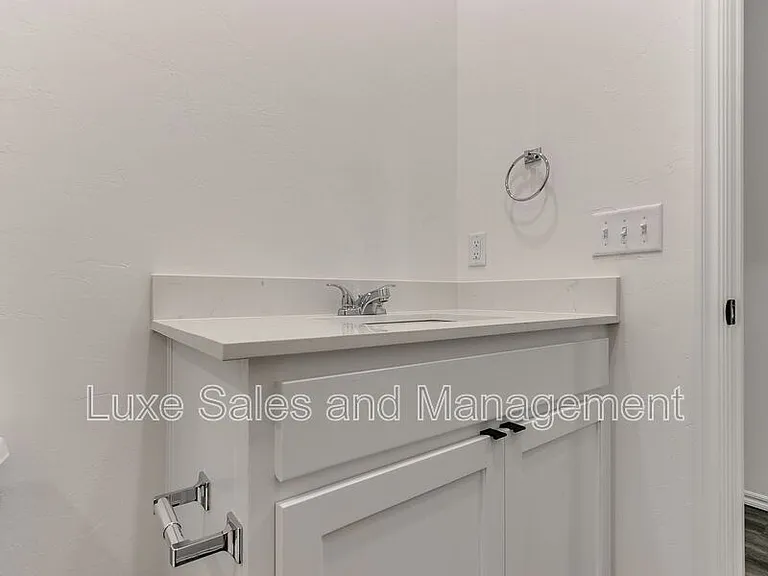 8012 NW 110th Dr — Photo 27