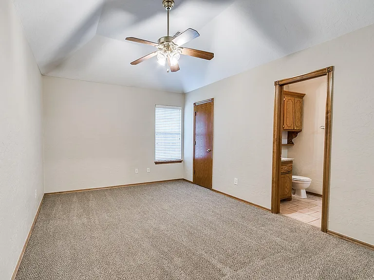 613 Katelyn Ln — Photo 16