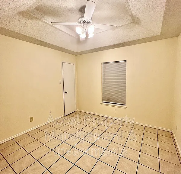 1201 W Carmen Ave #10 — Photo 6