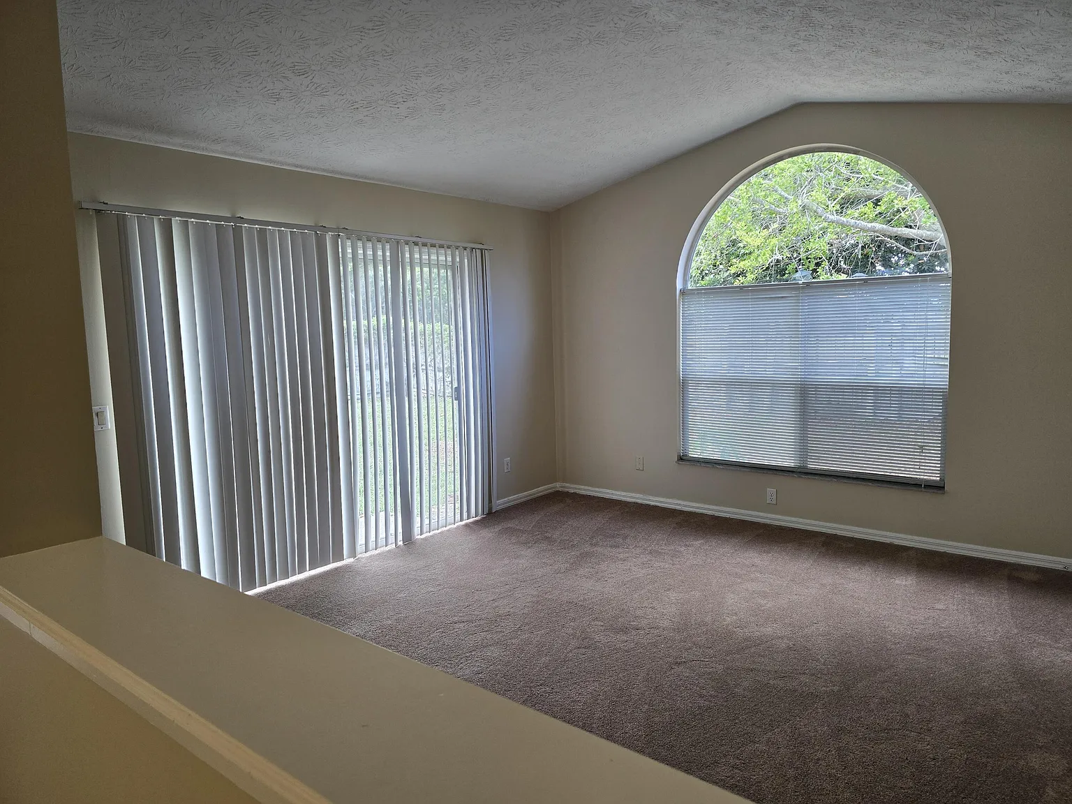 3 bed, 3.0 bath, 1854 sqft, $2,300 — Photo 4