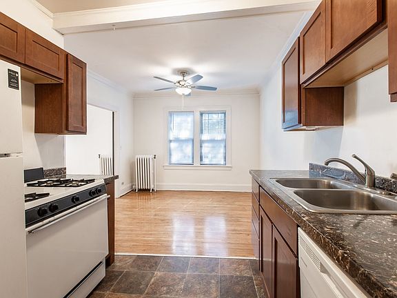 3rd image of 3247 Lyndale Ave S APT 106