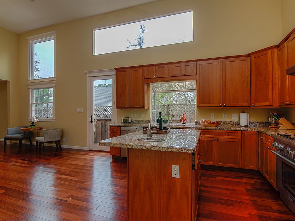Bright and Sunny Home