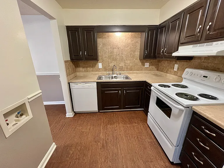 Countrybrook Apartments — Photo 47