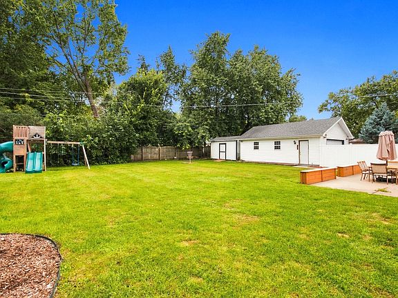 3rd image of 4810 Frank Dr