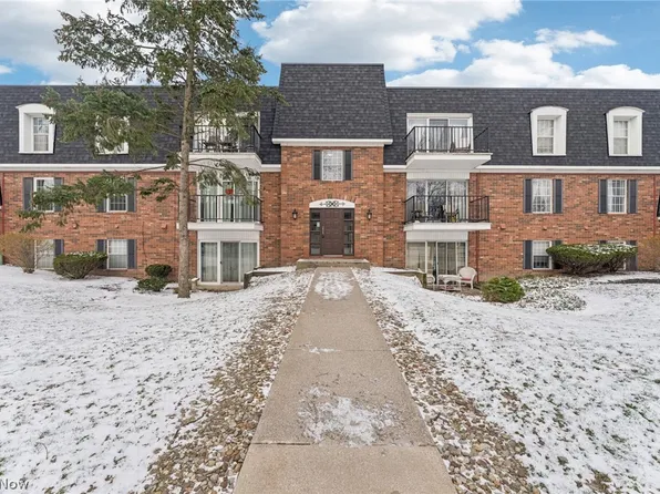 1900 King James Pkwy APT 203, Westlake, OH 44145