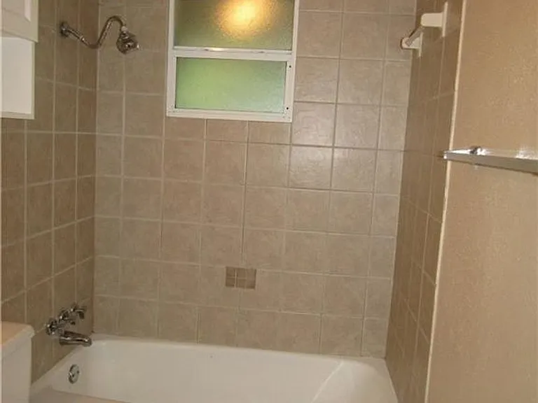 3715 Hollywood Ave — Photo 20