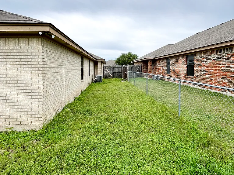 1305 Nicholas Cir #A — Photo 31
