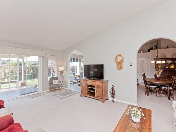 5th image of 2561 Westwood Dr