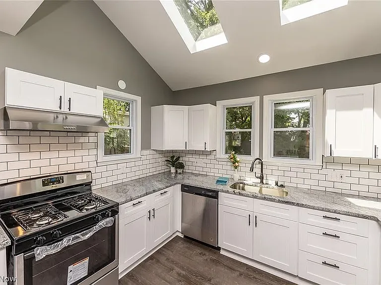 207 Lincoln Ave — Photo 15