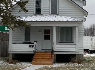 3917 N Shore Dr, Menominee, MI 49858