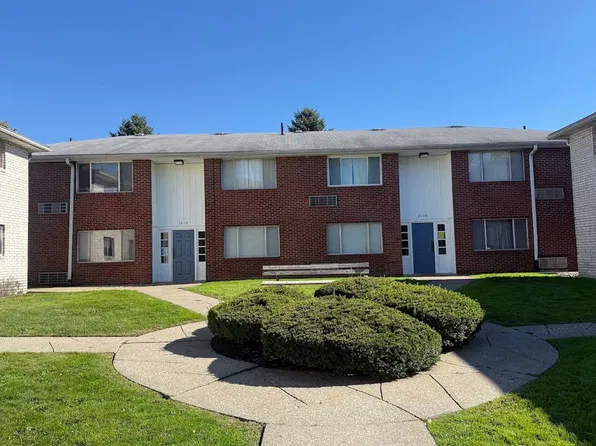 2010 Woodlawn Ave NW, 2010 Woodlawn Ave NW APT 10, Canton, OH 44708