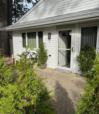 5th image of 243 Columbine Ct #D