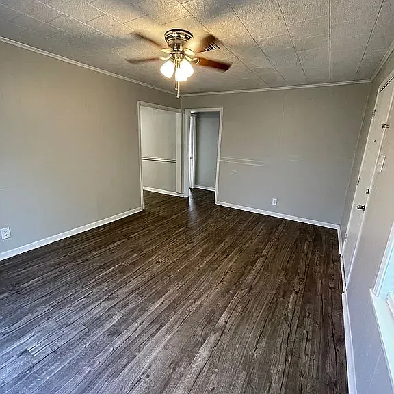 6352 Diamond Ave — Photo 7