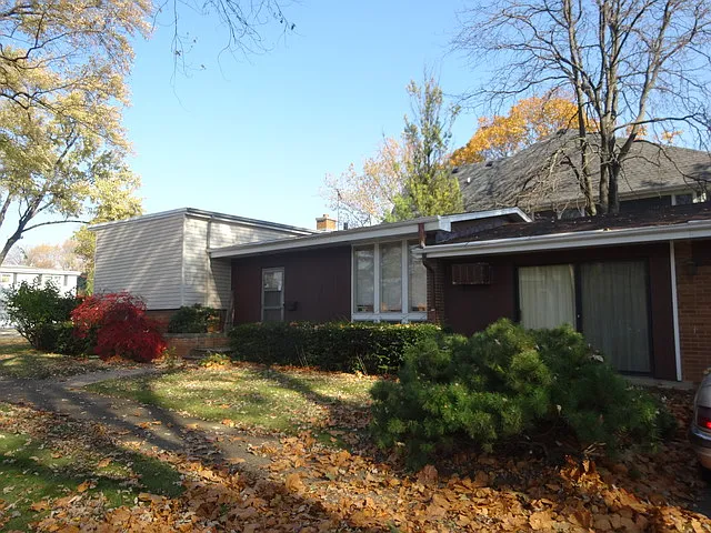 428 E Schiller St photo 1