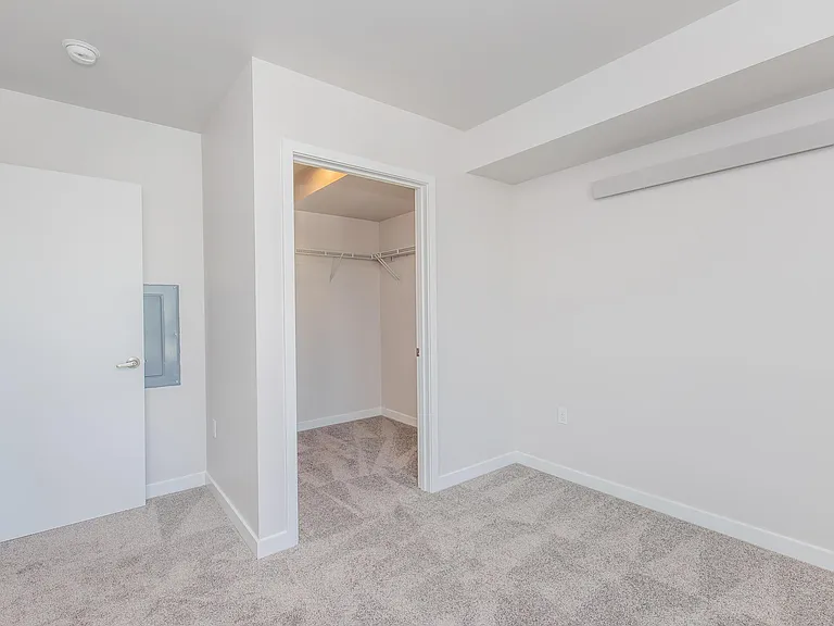 Linden Flats — Photo 90