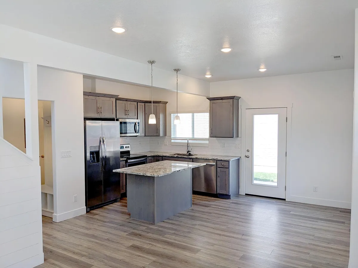 Building Photo - 2389 N 200 E