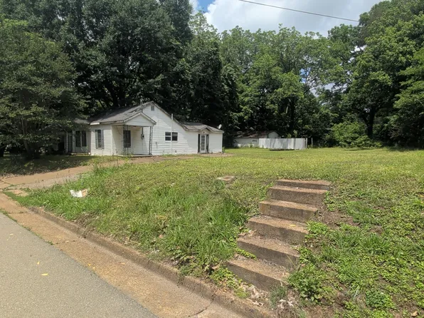 1742 Wheeler St, Dyersburg, TN 38024