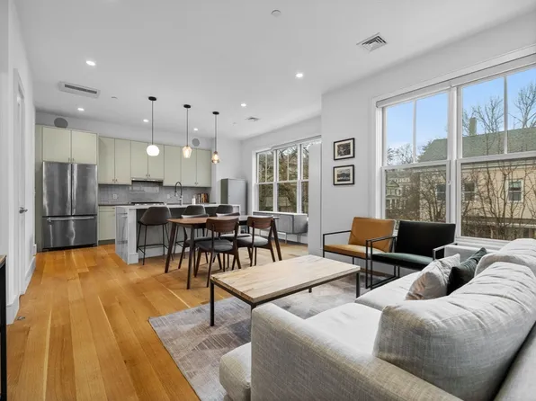 65 Green St Unit 203, Jamaica Plain, MA 02130