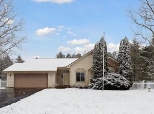 445 Fonro Dr, Brighton, MI