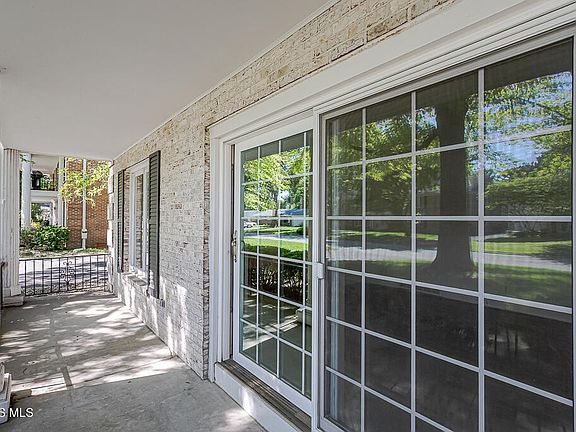 4th image of 2625 Amara Dr #5