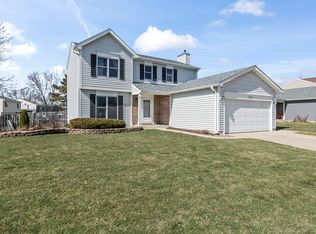 832 Kansas St, Carol Stream, IL 60188