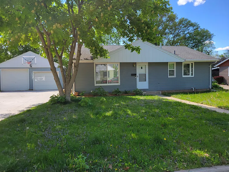 738 Belwood Dr — Photo 1